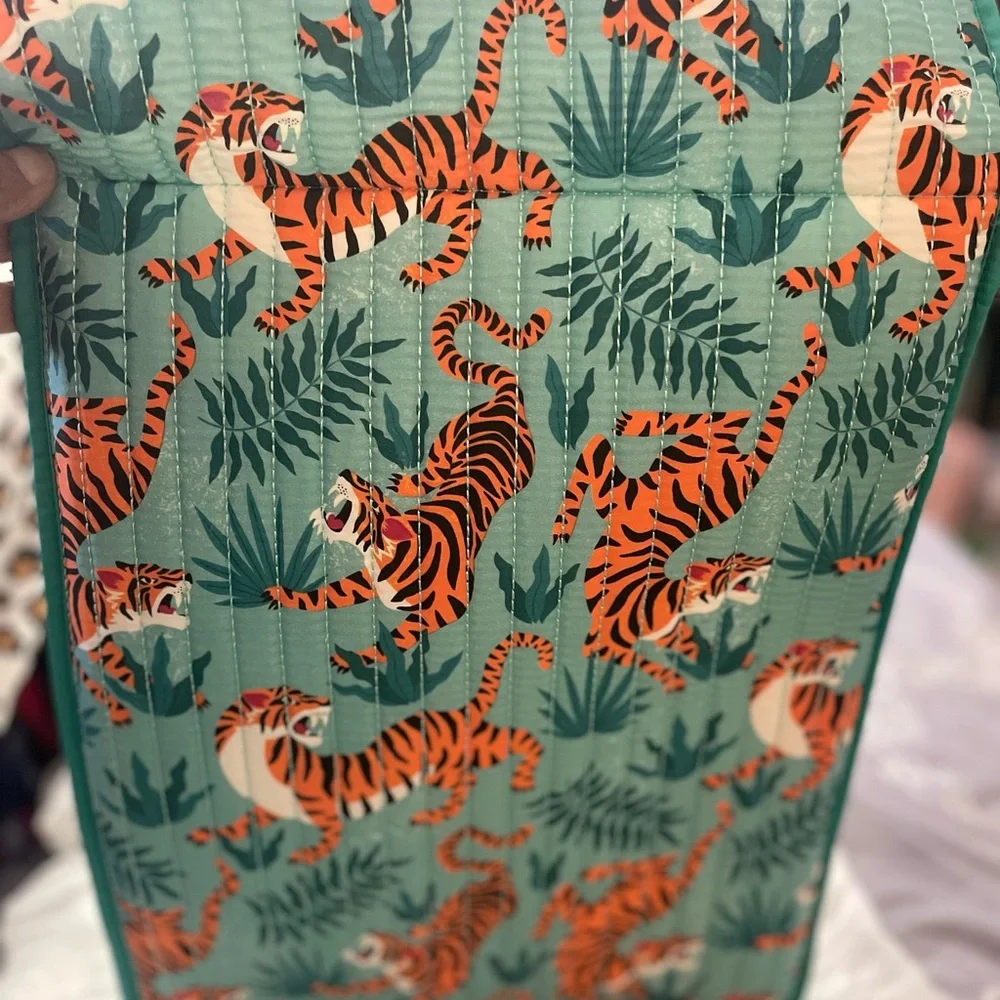 Kirklands Teal Tiger Print Quilted Laptop Holder NWT Gift Ready